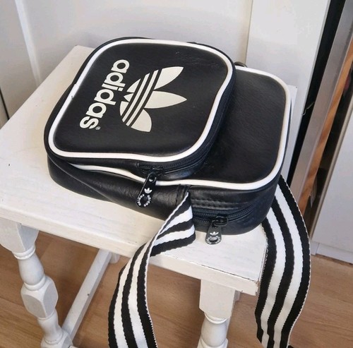 Kleine schwarze adidas - schwarze,